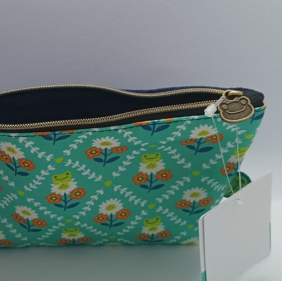 Pickles the frog pouch / bag - Picture 4 of 7